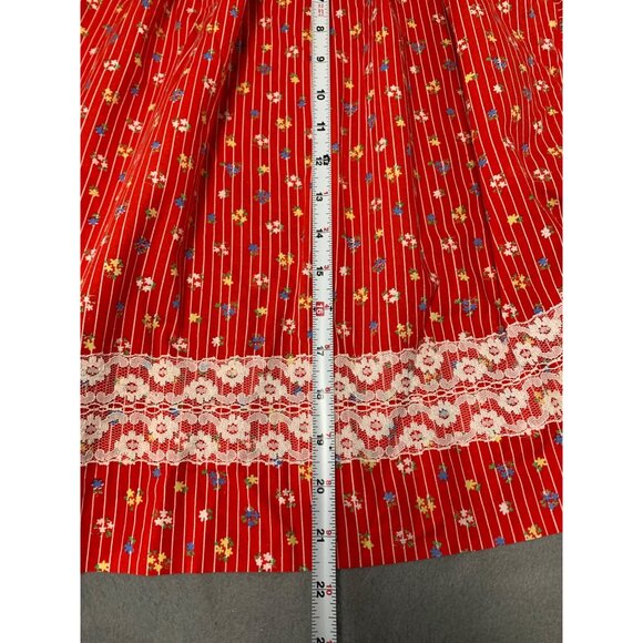 Handmade Vintage Red Floral Apron with White Lace Trim Tie Back - Picture 8 of 9